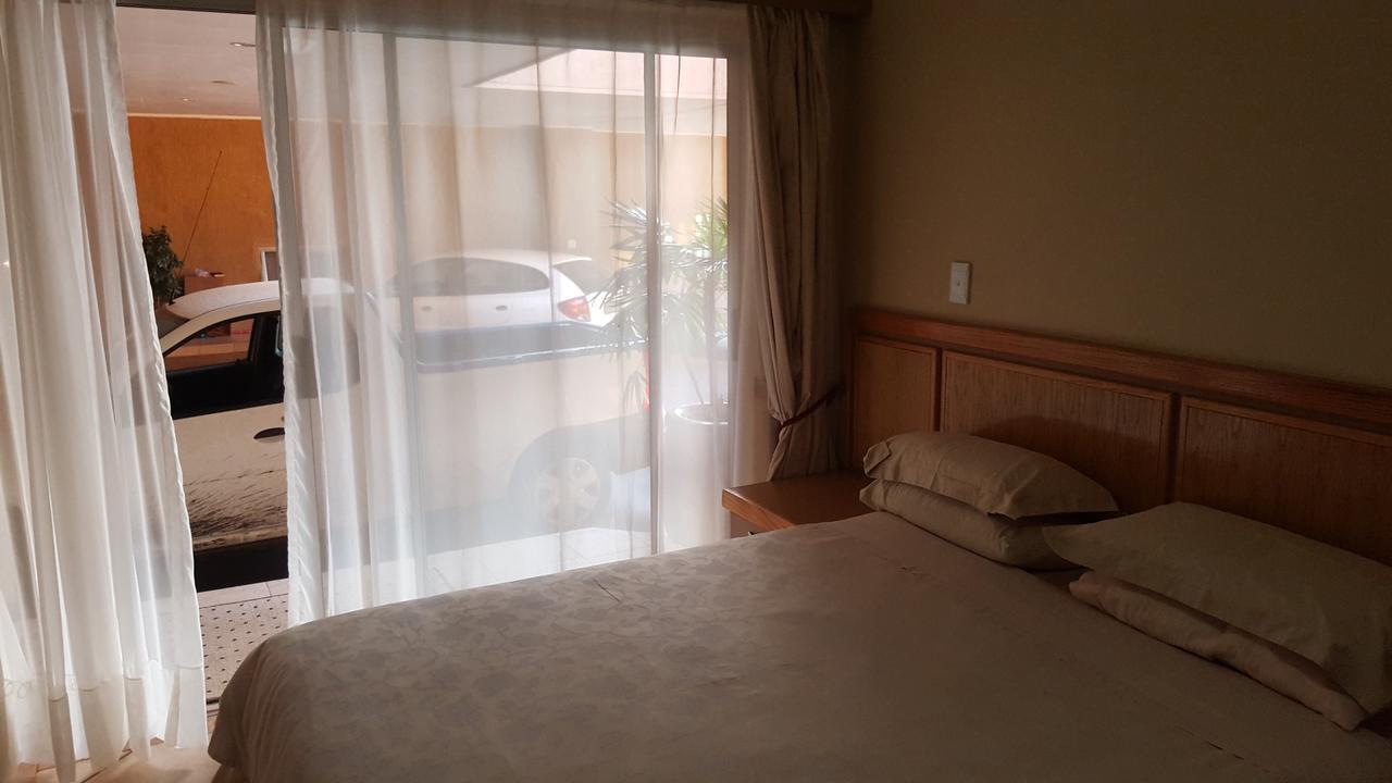 Bubez Guesthouse باربرتون المظهر الخارجي الصورة