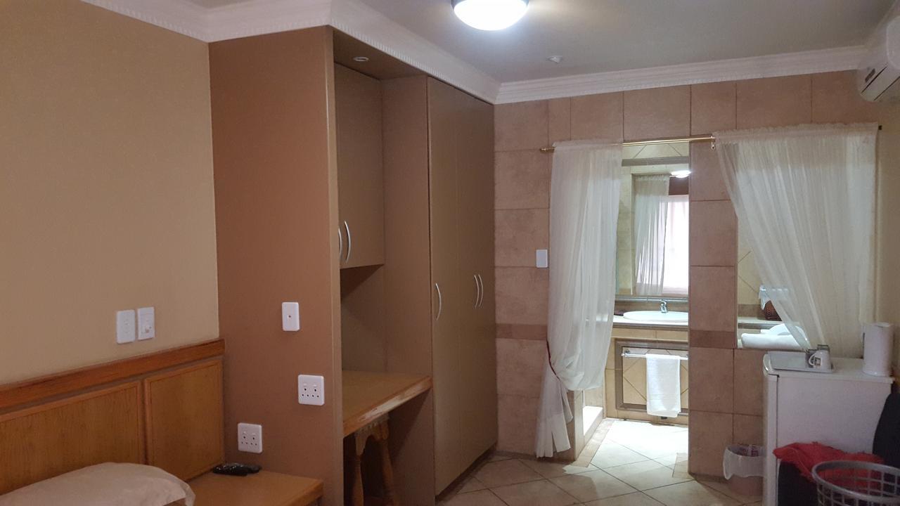 Bubez Guesthouse باربرتون المظهر الخارجي الصورة